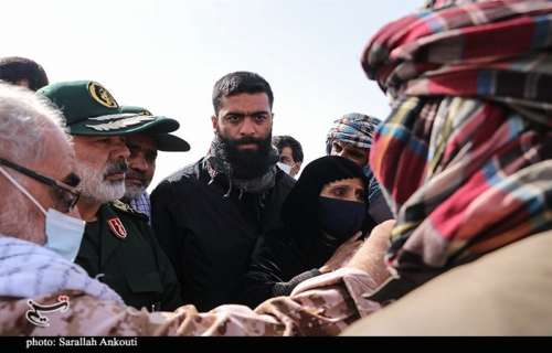 حضور فرمانده قرارگاه قدس نیروی زمینی جنوب‌شرق سپاه در جمع سیل‌زدگان زهکلوت